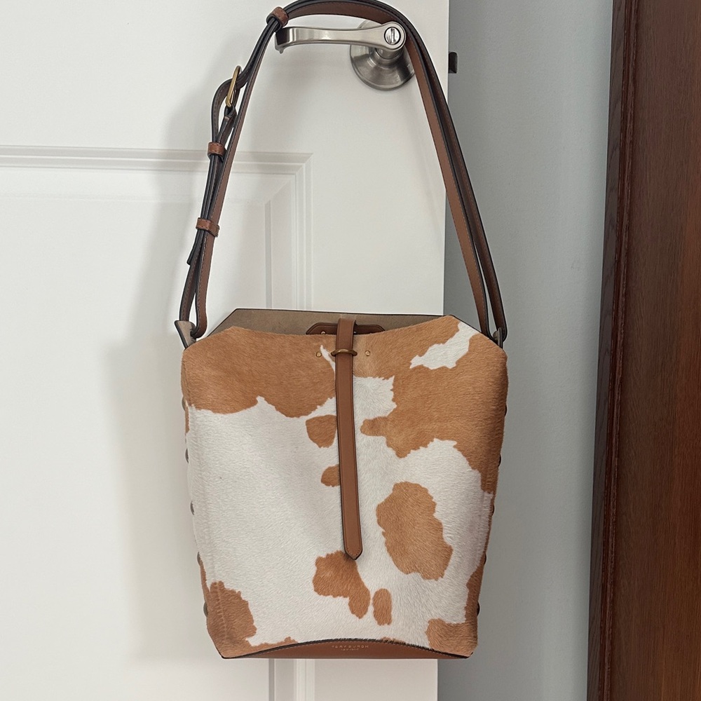 Cowhide Bucket Shoulder Bag in Tan and White